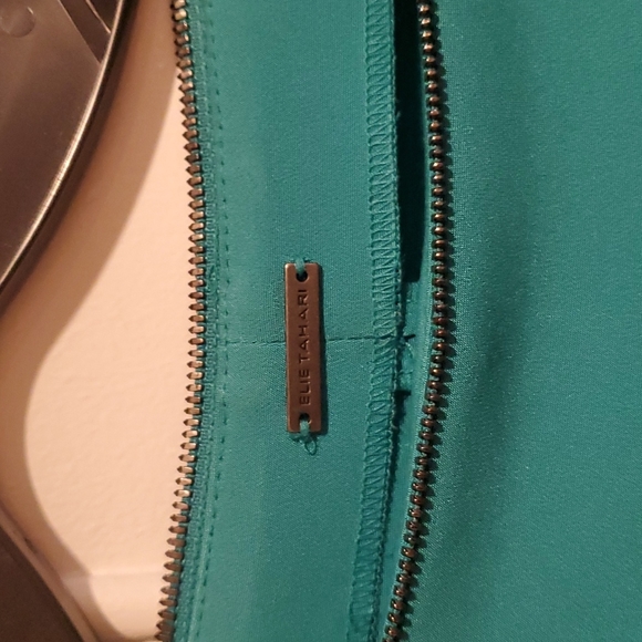 Elie tahari green cow neck below knee dress - Picture 2 of 5